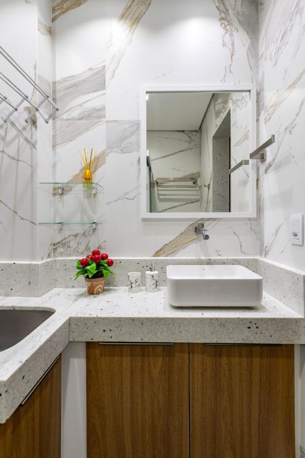 Apartamento Encanto Em Copacabana - 2 Pessoas - Nsc904 Z3 Rio de Janeiro